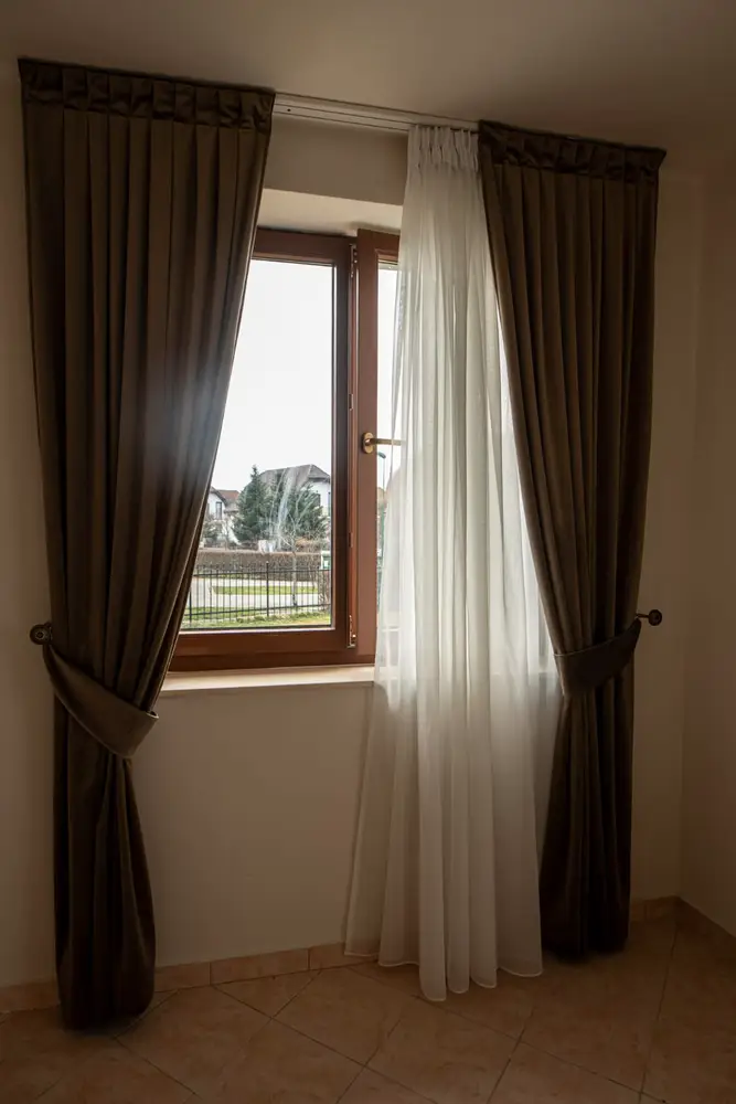 Proiect: Tâmplărie Lemn. Casă rezidențială Stupinii Noi, Brașov